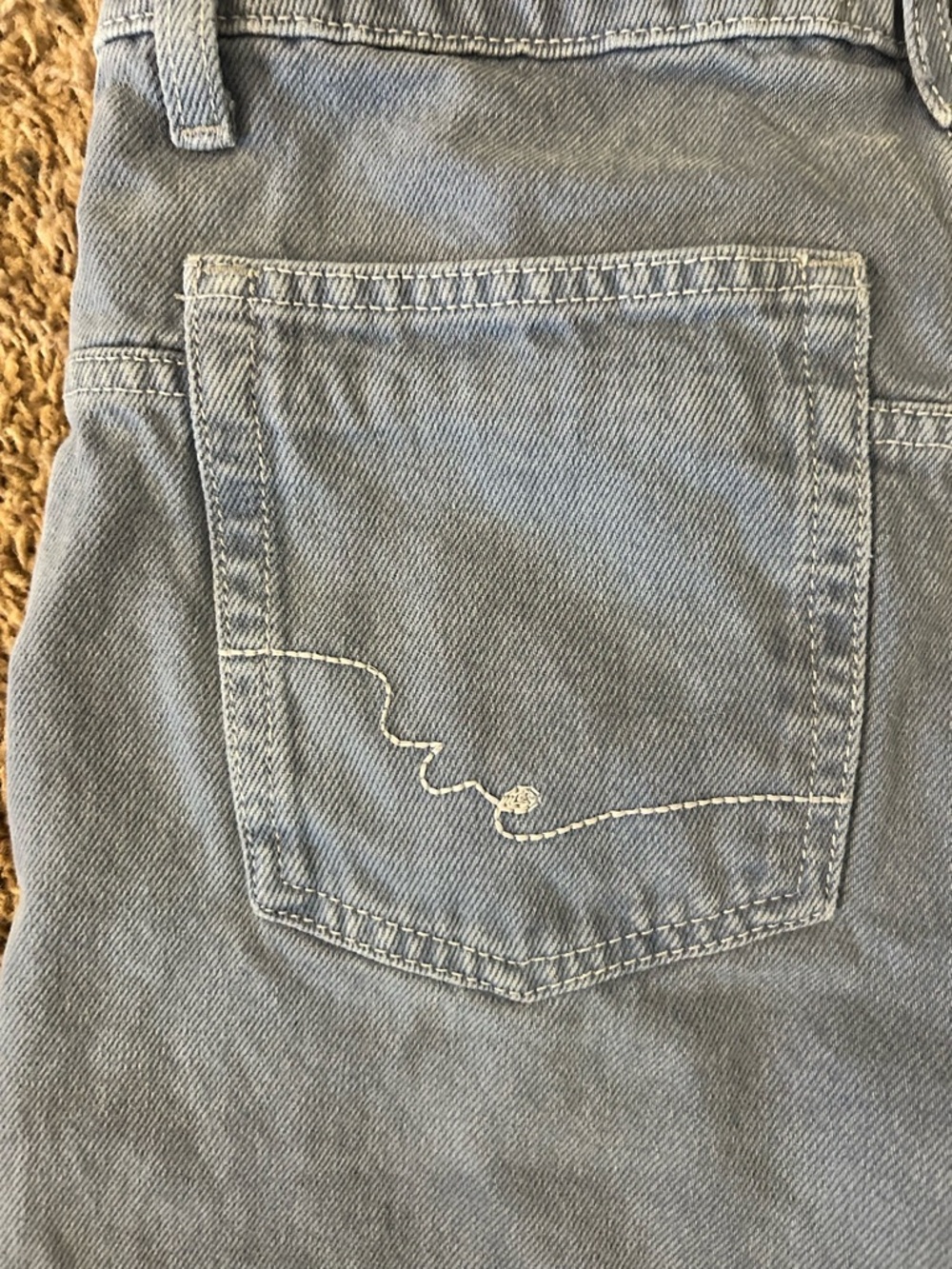 Women’s we the free size 26 light wash blue jeans gently used - Picture 5 of 6